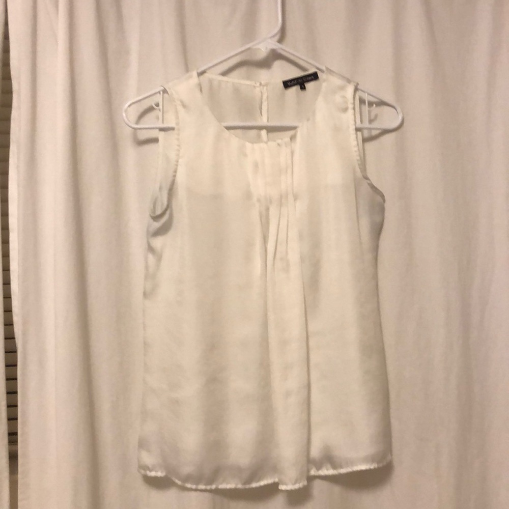 Small white blouse by Violet de Claire
